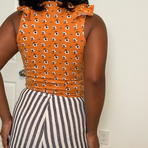 Floral Ruffle Neck Orange Top - Picture 3 of 3